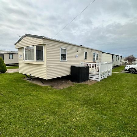 6 Berth Caravan On Marine Holiday Park Hotel Rhyl Bagian luar foto