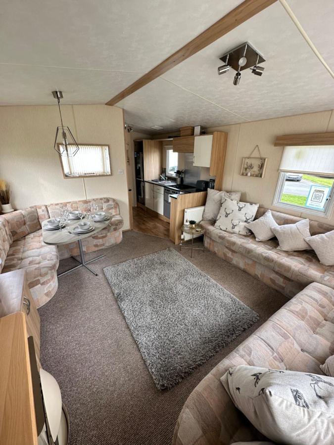 6 Berth Caravan On Marine Holiday Park Hotel Rhyl Bagian luar foto